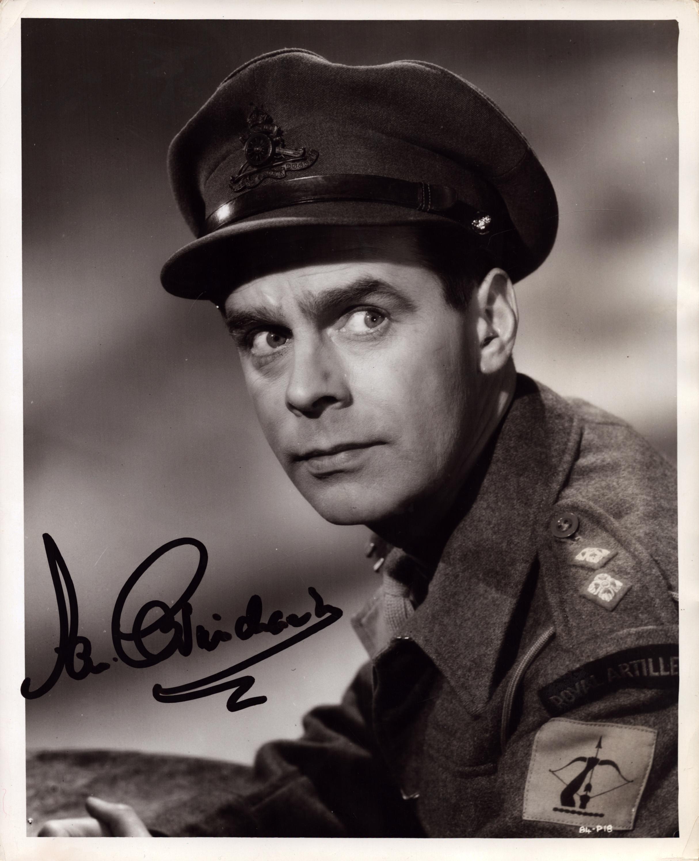 Ian Carmichael OBE signed 10x8 inch black and white photo. Good Condition Est.