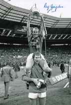 Football Autographed RAY GRAYDON 12 x 8 Photo : B/W, depicting Aston Villa's RAY GRAYDON (on the