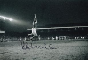 Football Autographed BOB WILSON 12 x 8 Photo : B/W, depicting Arsenal goalkeeper BOB WILSON