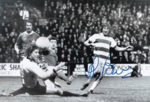 Football Autographed STAN BOWLES 12 x 8 Photo : B/W, depicting STAN BOWLES scoring a superb third