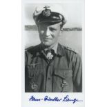WWII Kapitanleutnant Hans Gunther Lange signed 6x4 inch black and white photo. Kreigsmarine Uboat