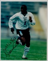 Shaun newton Charlton signed 1996 England 8x10 press photo. Good condition Est.