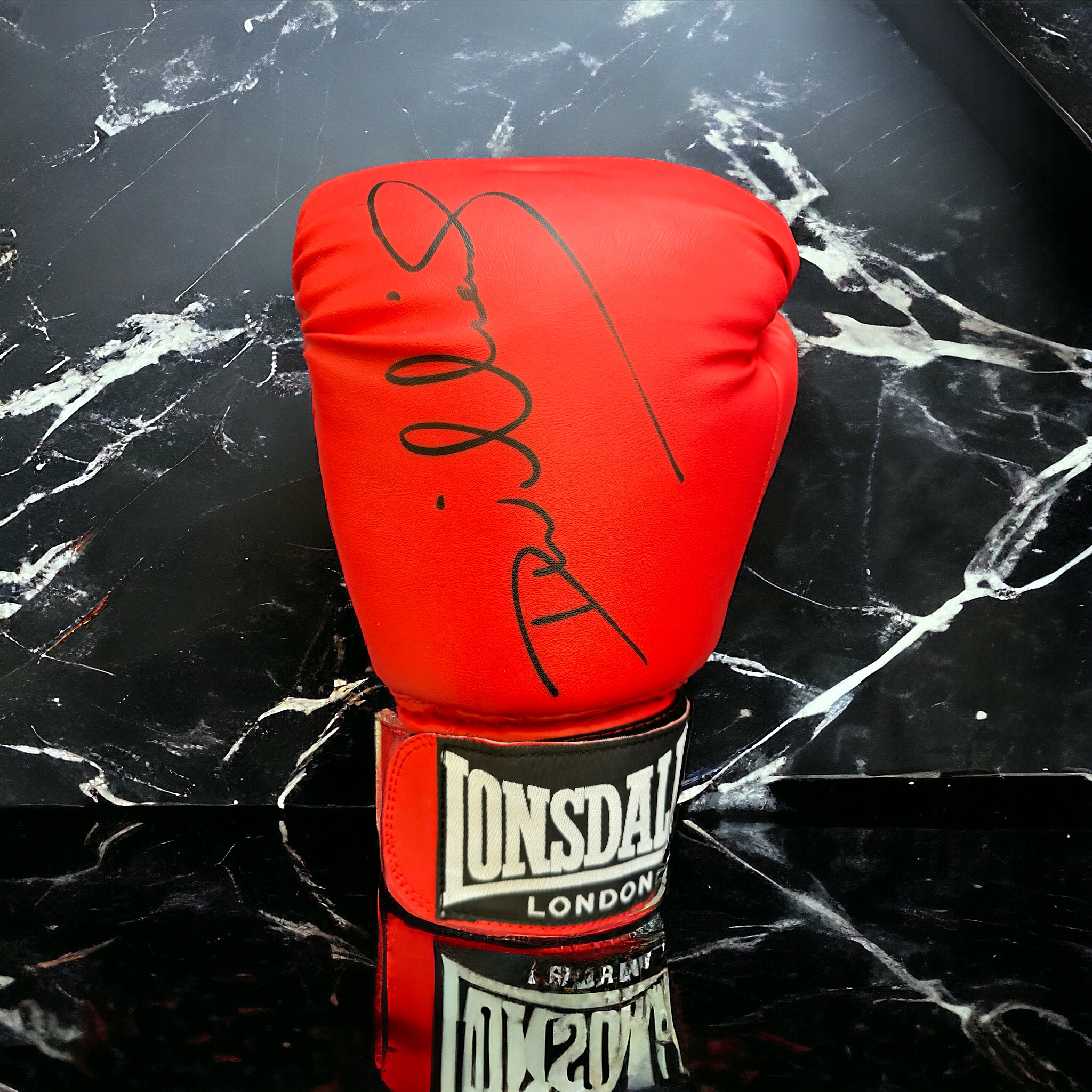 Danny Williams signed red Lonsdale boxing glove. Daniel Peter Williams (born 13 July 1973) is a