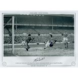 Bobby Smith signed Black and White Print 16x12 Inch. Sporting Legends - Autographed Editions. '