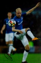 Davy Klaassen signed Colour Photo 12x8 Inch. Is a Dutch professional footballer who plays as an