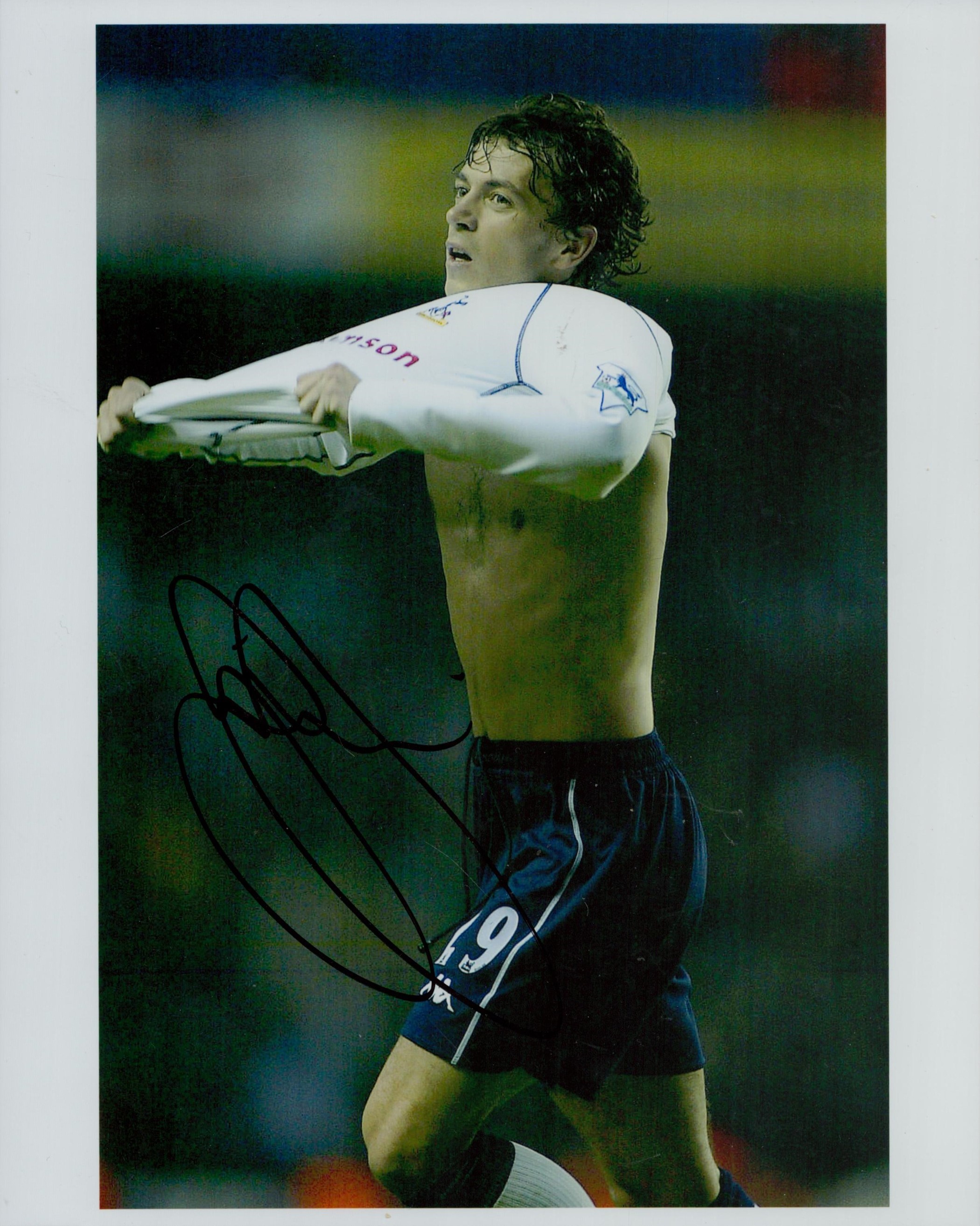 Simon Davies signed Colour Photo 10x8 Inch. Is a Welsh former professional footballer who played
