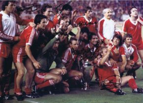 Football Autographed Nottm Forest 1980 Photograph : Col, Measuring 16 X 12 Depicting Players