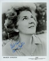 Maureen Stapleton signed 10x8 inch black and white promo photo. Good Condition. All autographs