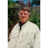 Edmund Hilary signed 6x4 inch colour photo. Good Condition. All autographs come with a Certificate