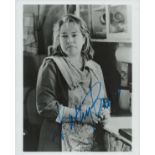 Kathy Bates signed 10x8 inch black and white photo. Good Condition. All autographs come with a