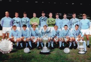 Autographed MANCHESTER CITY 1968 - 70 12 x 8 Photo : Col, depicting Manchester City players posing