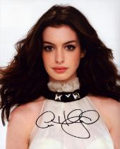 Anne Hathaway signed 10x8 inch colour photo. Good Condition. All autographs come with a
