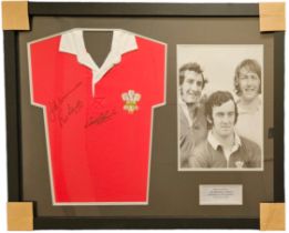 Multi signed signatures such as JPR Williams, Gareth Edwards and Phil Bennett T-Shirt 'Welsh Ruby