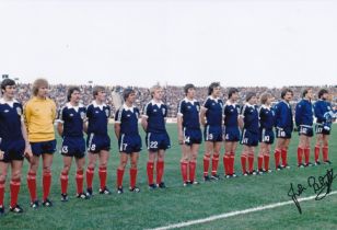 Autographed JIM BLYTH 12 x 8 Photo : Col, depicting Scotland players including reserve goalkeeper