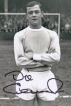 Autographed VIC GOMERSALL 6 x 4 Photo : B/W, depicting Manchester City full-back VIC GOMERSALL