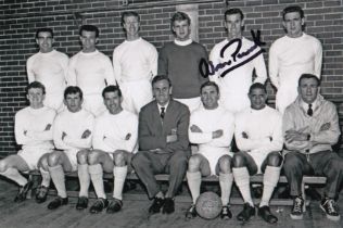 Autographed ALAN PEACOCK 6 x 4 Photo : B/W, depicting a stunning image showing Leeds United's