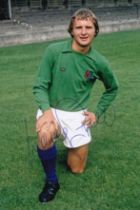 Autographed LAURIE SIVELL 6 x 4 Photo : Col, depicting Ipswich Town goalkeeper LAURIE SIVELL