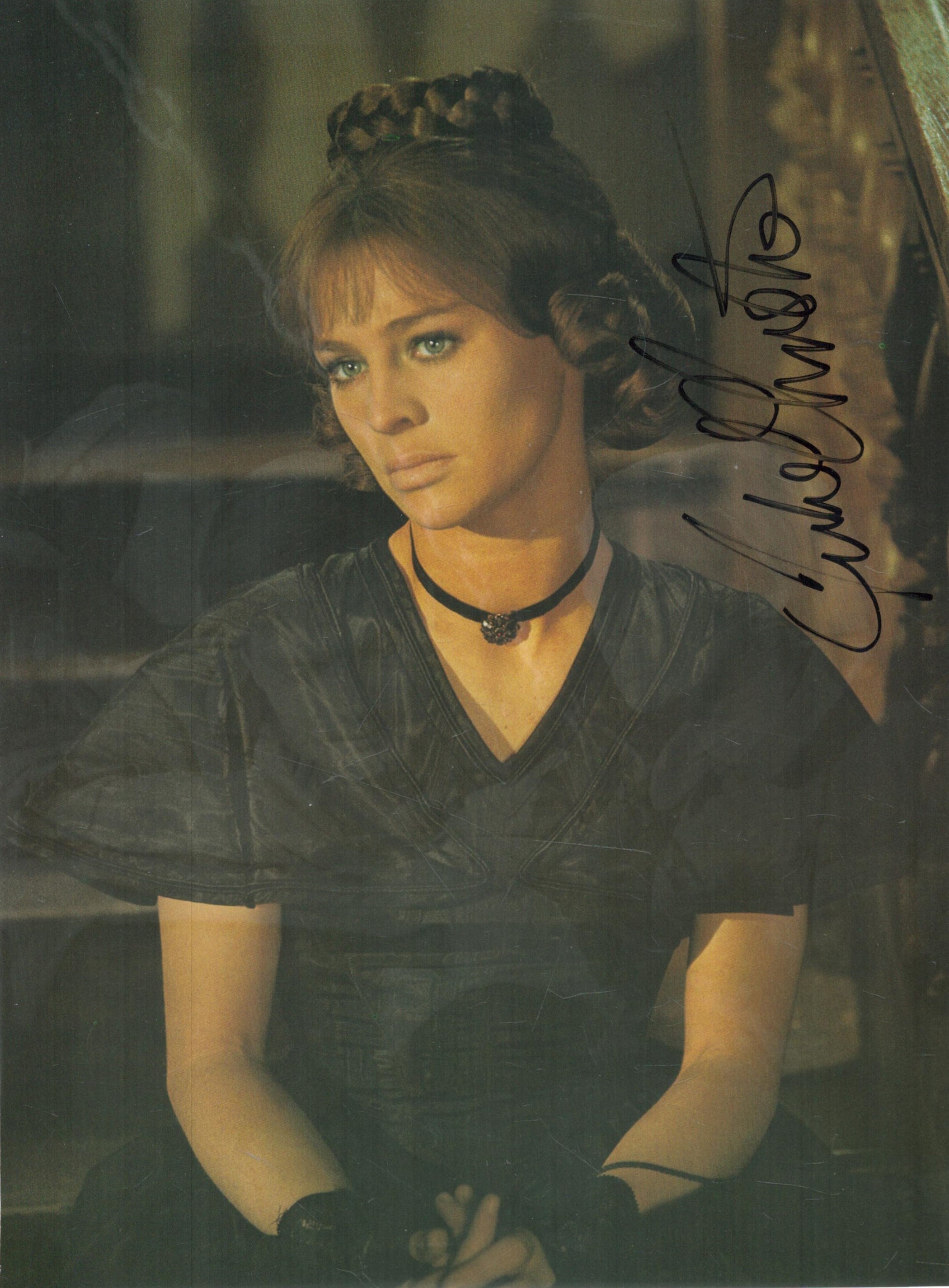 Julie Christie signed Dr Zhivago 10x7 colour magazine photo. Good Condition. All autographs come