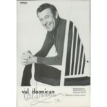 Val Doonican signed Promo. Black and White Photo 6x4 Inch. Was an Irish singer of traditional pop,