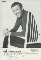 Val Doonican signed Promo. Black and White Photo 6x4 Inch. Was an Irish singer of traditional pop,