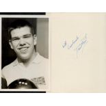 David Pond signature along with UNSIGNED black and white 6x4 photo. Winner of FIQ World Championship