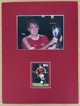 Steve Bruce Signed Pro Set Trading Card, Mounted With Colour Man Utd Photo. Measures 16 x 12