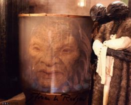 Straun Rodger signed 10x8 inch colour photo Face of Boe from doctor who. Good Condition. All