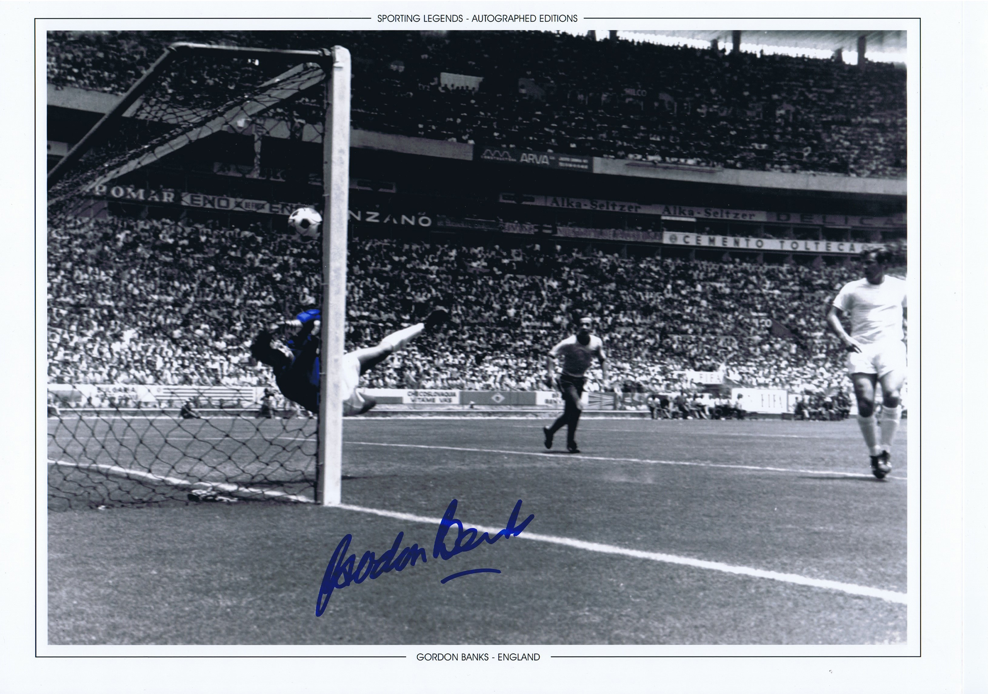 Autographed GORDON BANKS 16 x 12 Photo-Edition : Colorized, depicting a wonderful image showing