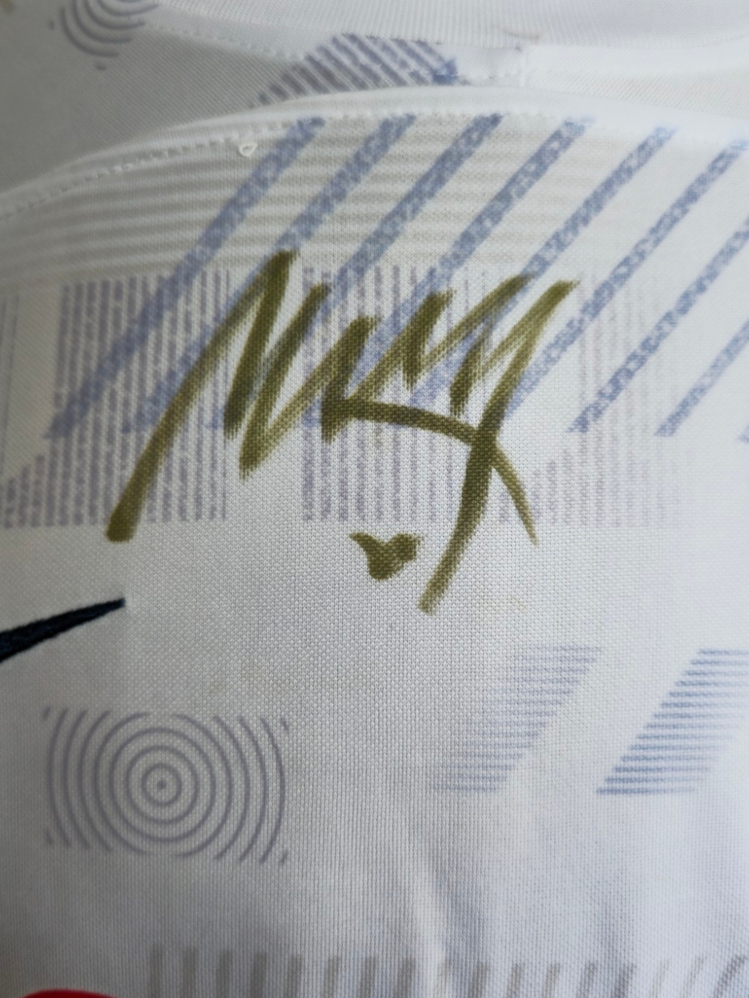 Micky van de Ven signed Tottenham men's home shirt Nike size small with tags. Good Condition. All - Image 2 of 2