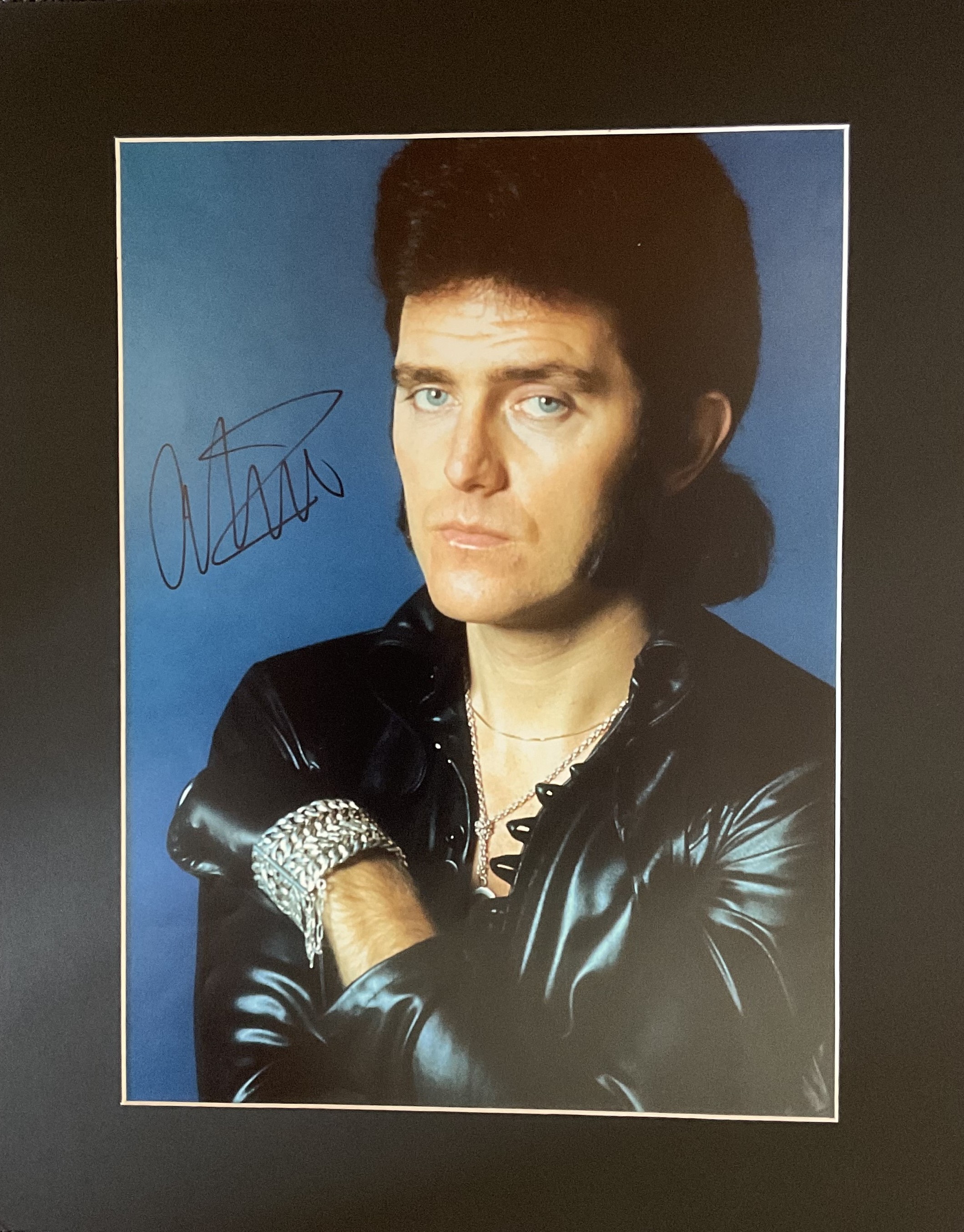 Alvin Stardust signed 20x16 inch mounted colour photo. Good Condition. All autographs come with a