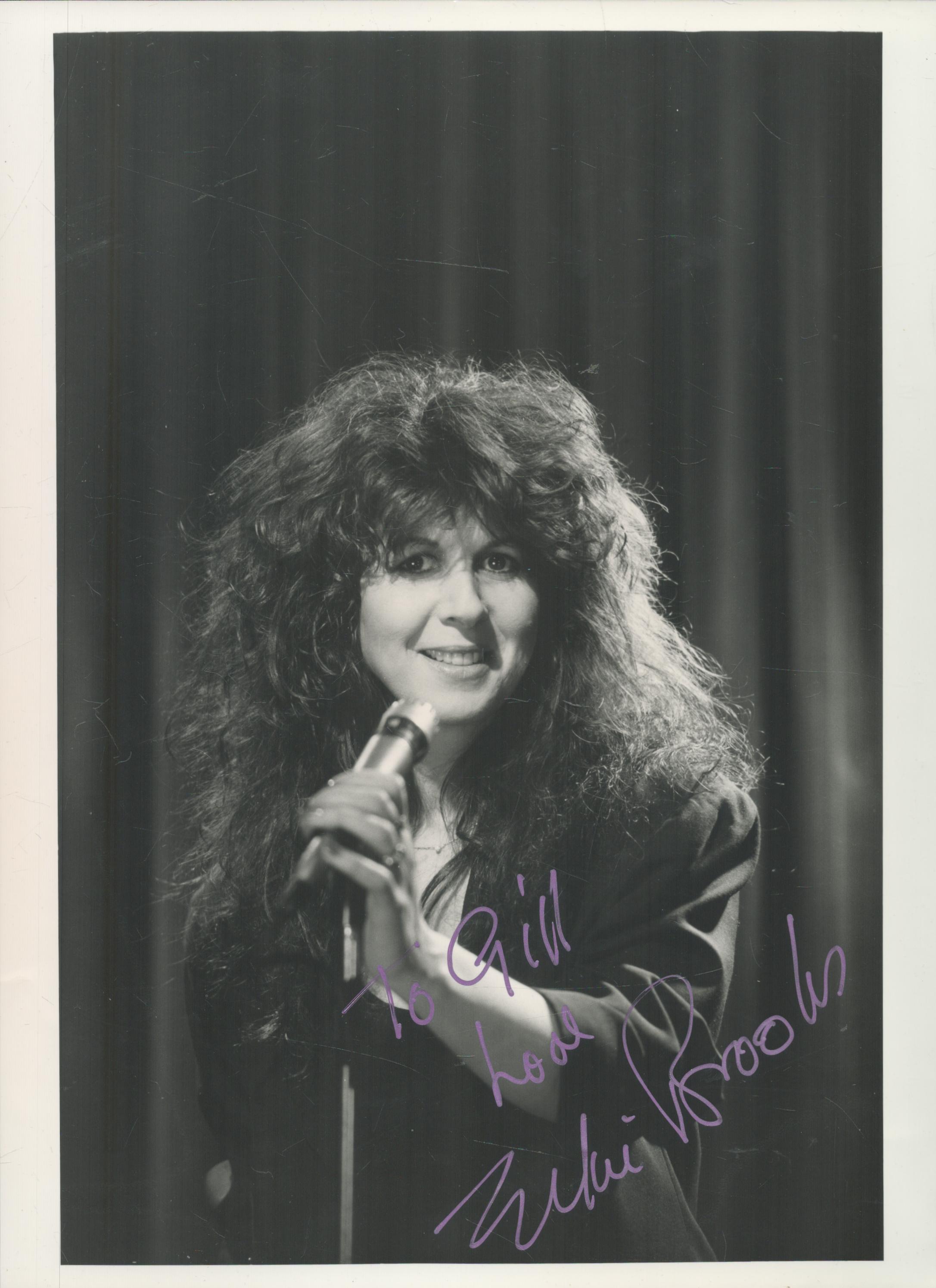 Elkie Brooks signed 10x7inch black and white photo. Good Condition. All autographs come with a