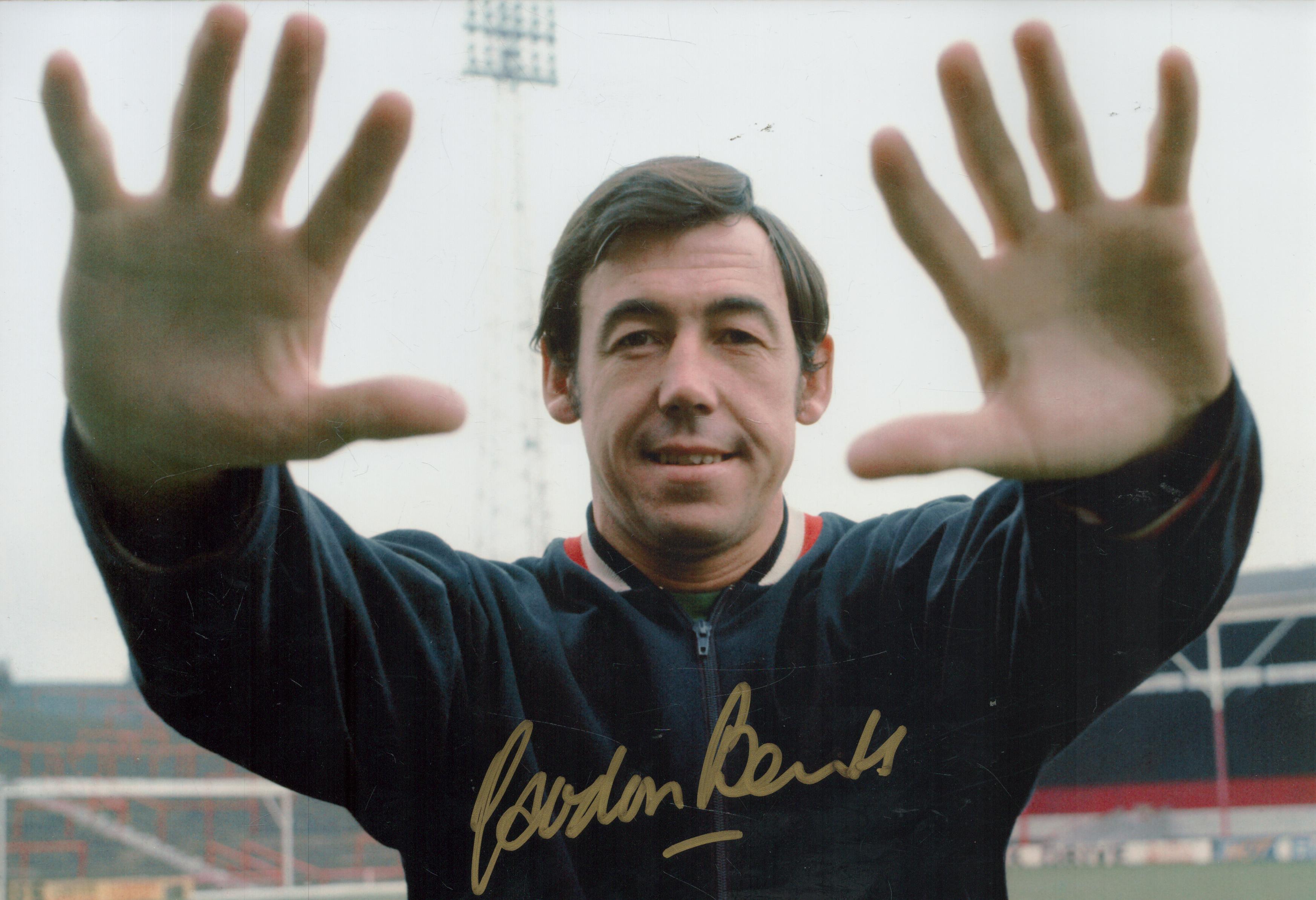 Gordon Banks signed 12x8 inch colour photo. Good Condition. All autographs come with a Certificate