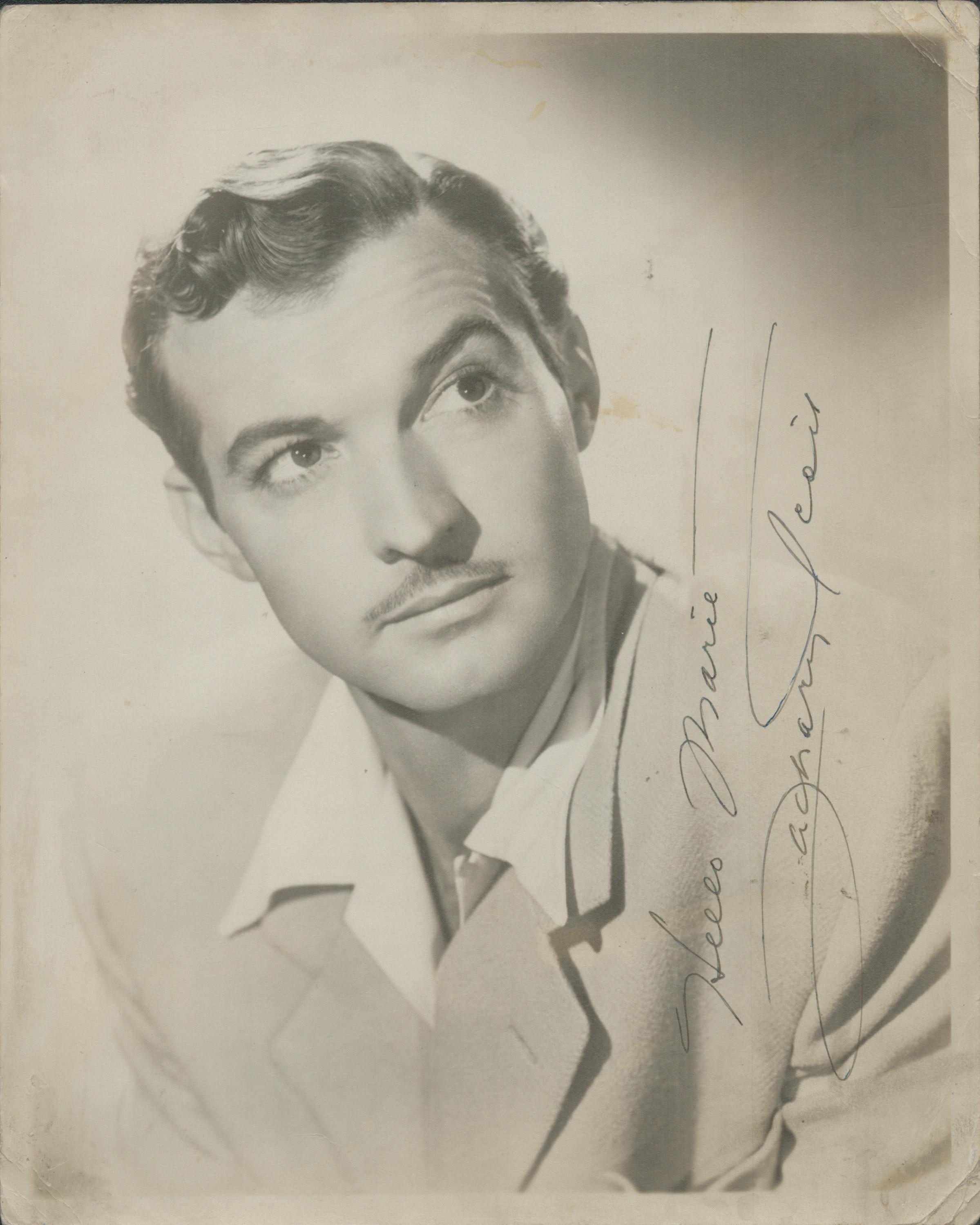 Zachary Scott signed 10x8 inch vintage black and white photo. Good Condition. All autographs come