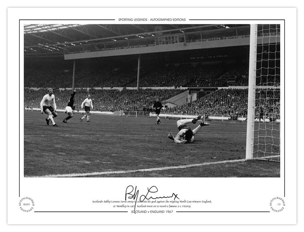 Autographed BOBBY LENNOX 16 x 12 Limited Edition : B/W, depicting BOBBY LENNOX running away in