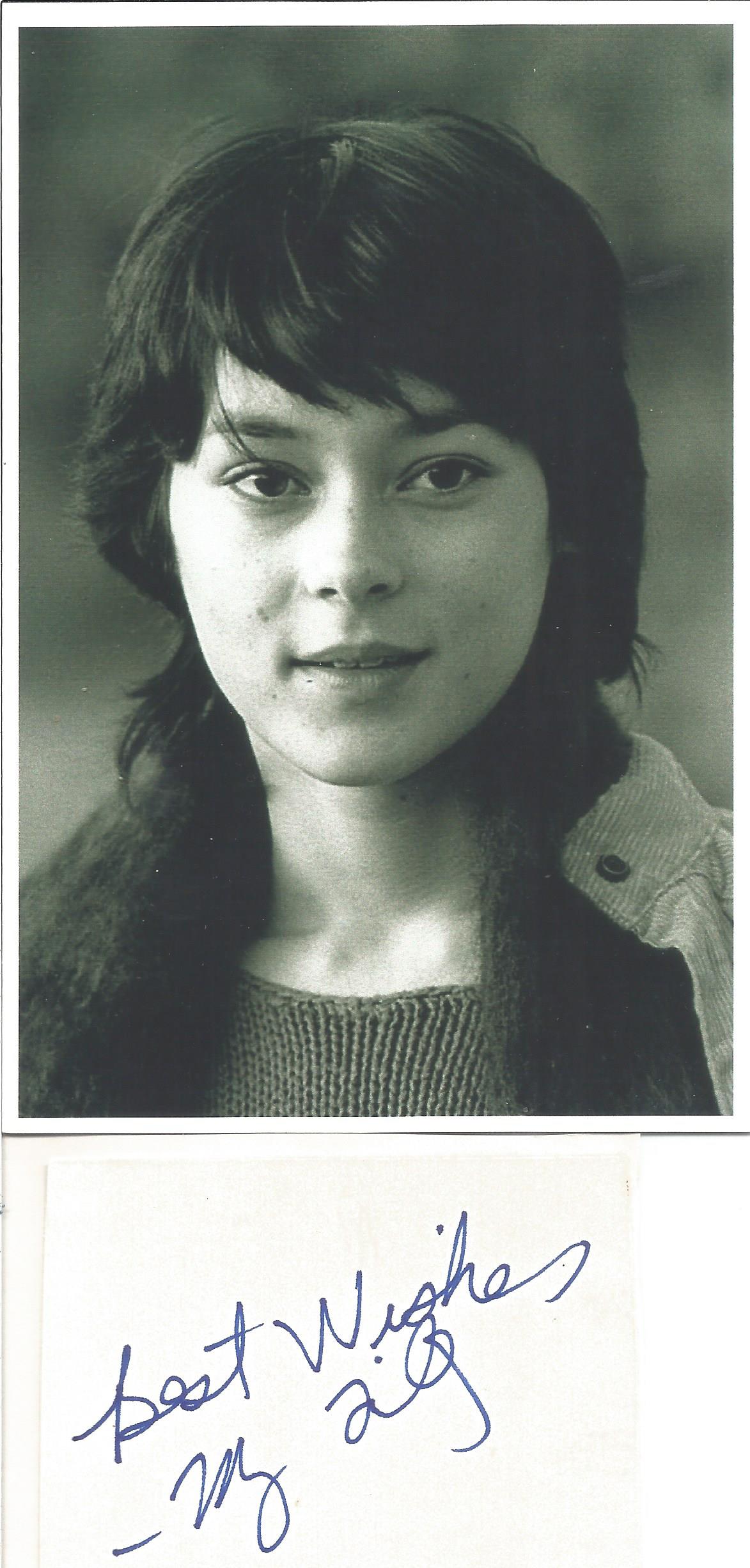 Meg Tilly signed 3x3 inch album page and 6x4 inch vintage black and white photo. Good Condition. All