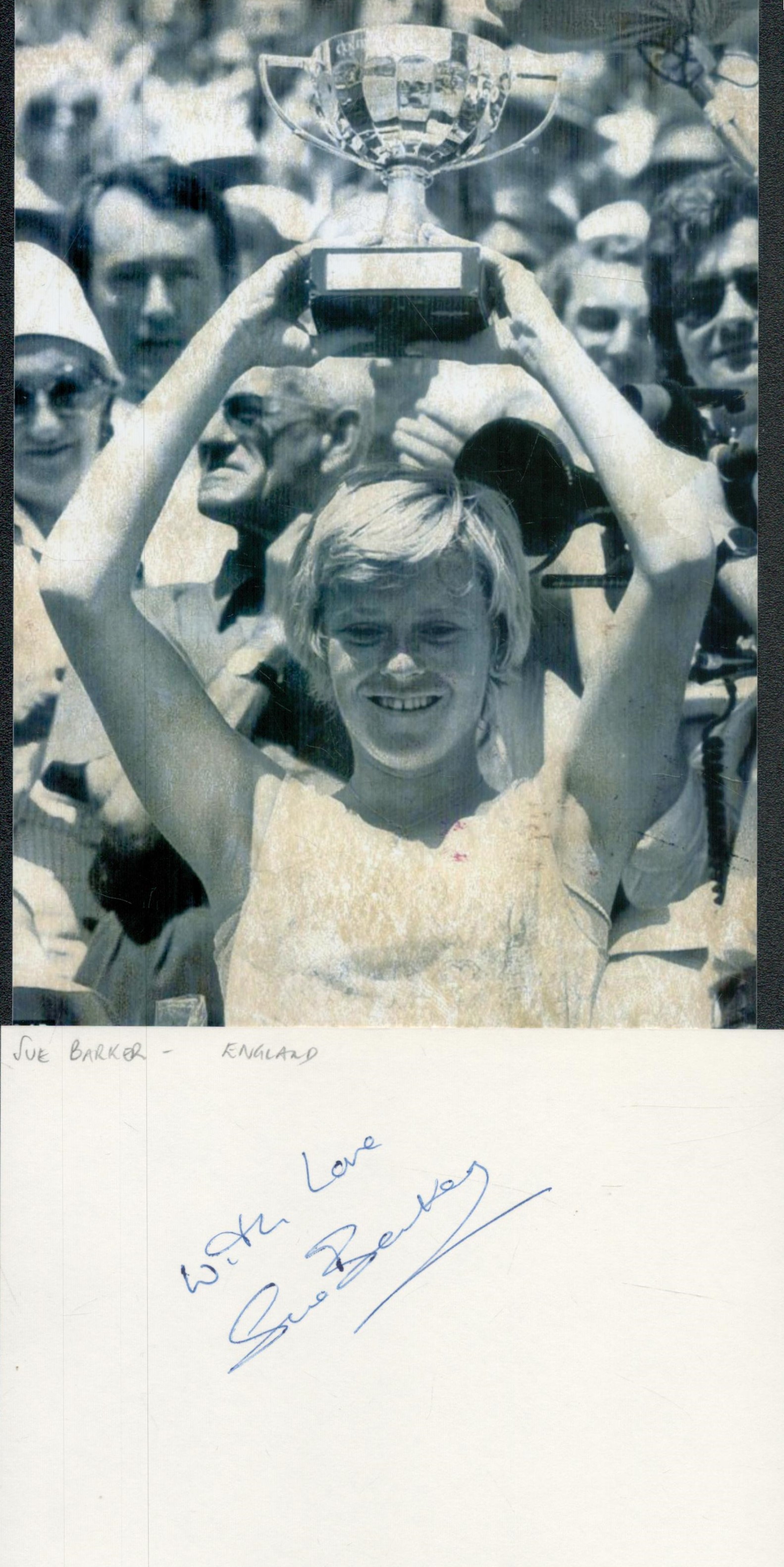 SUE BARKER 1976 French Open Winner signed card with Photo . Good Condition. All autographs come with