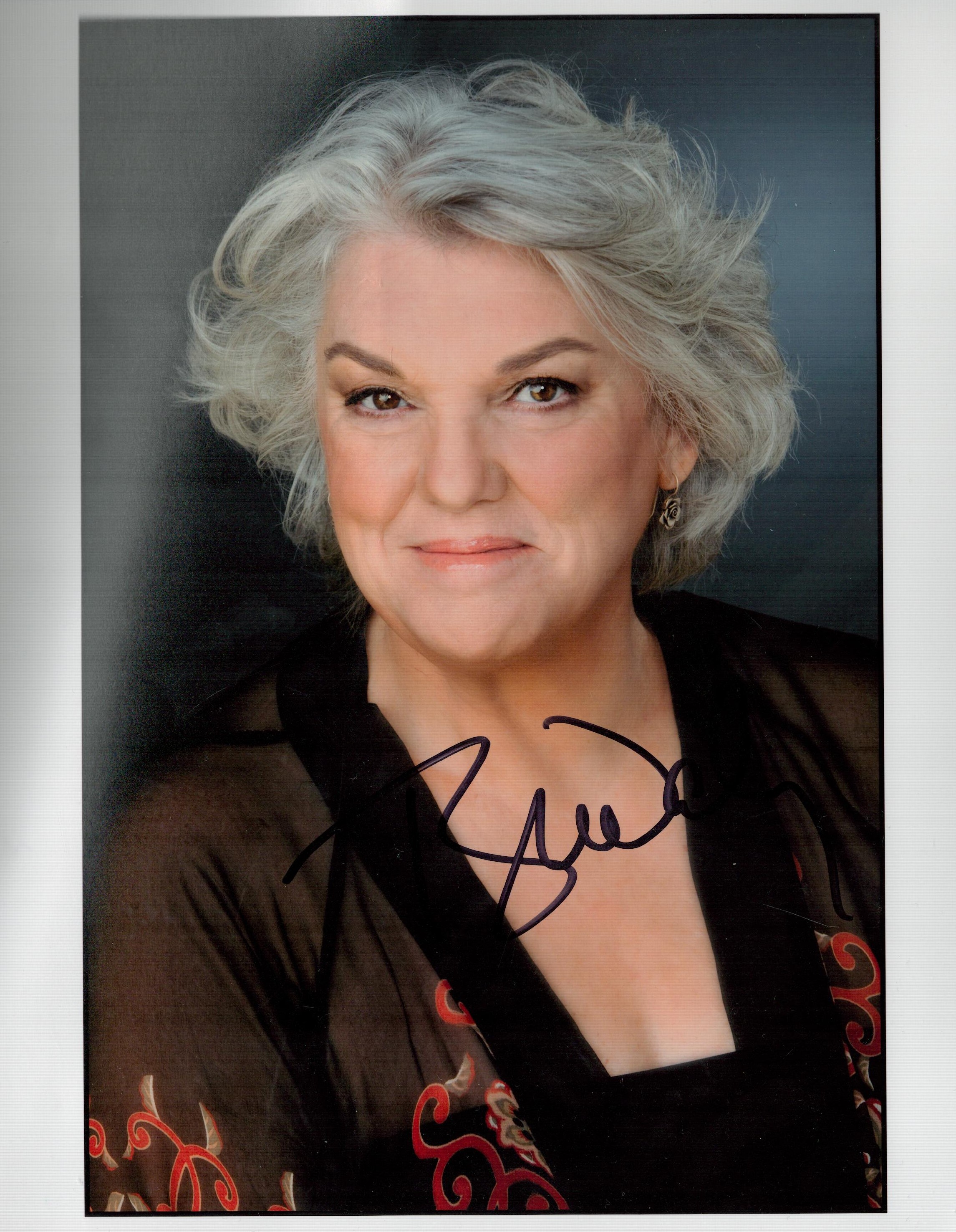 Tyne Daly signed 10x8 inch colour photo. Good Condition. All autographs come with a Certificate of