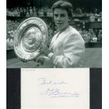 MARIA BUENO Tennis Legend 1939-2018 signed card with Wimbledon Open Photo . Good Condition. All