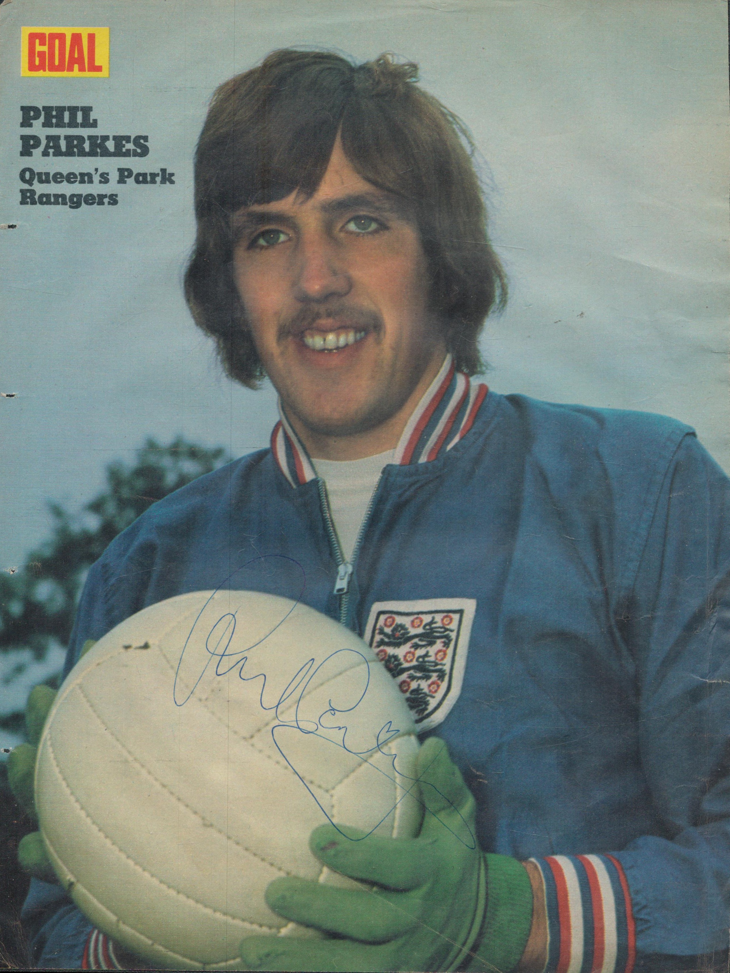 Phil Parkes signed 12x8 inch vintage magazine photo. Good Condition. All autographs come with a