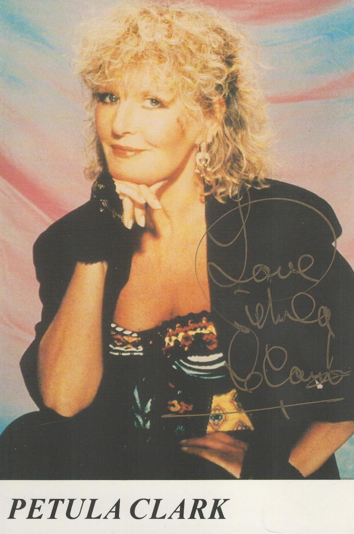 Petula Clark signed 6x4 inch colour promo photo. Good Condition. All autographs come with a