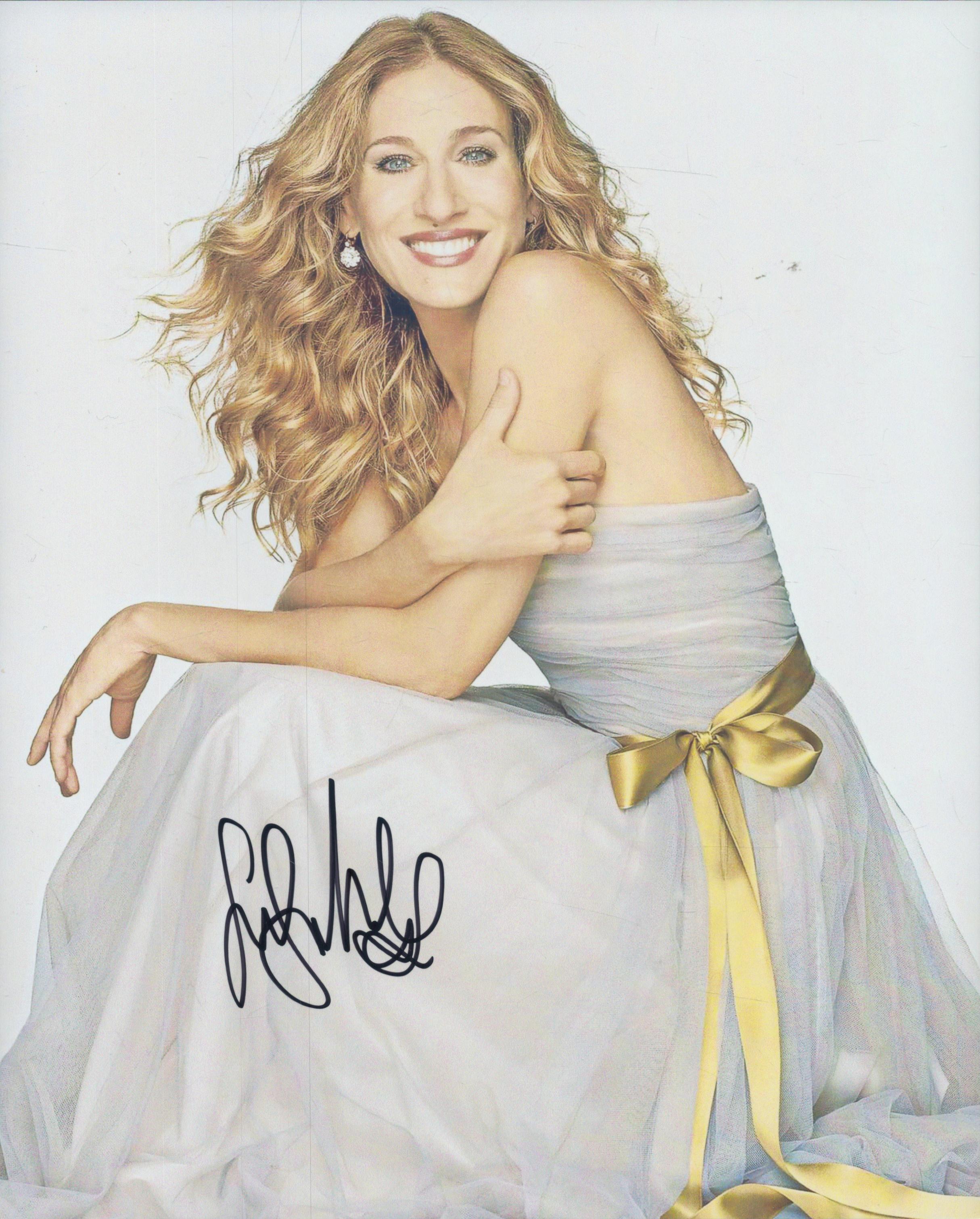 Sarah Jessica Parker signed 10x8 inch colour photo. Good Condition. All autographs come with a