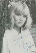 Glynis Barber signed 6x4 inch black and white photo with accompanying LWT compliment slip. Good