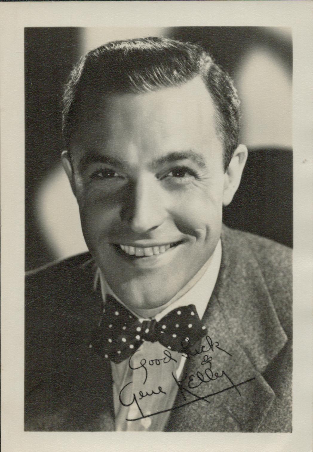Gene Kelly signed Vintage Black and White Photo 5x3.5 Inch. Was an American dancer, actor, singer,
