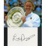 LINDSAY DAVENPORT 1999 Wimbledon Winner signed card with Photo . Good Condition. All autographs come