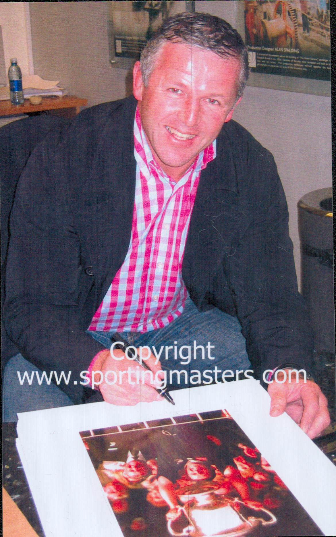 Sean Fitzpatrick signed limited edition print with signing photo Sean Fitzpatrick is widely regarded - Image 2 of 2