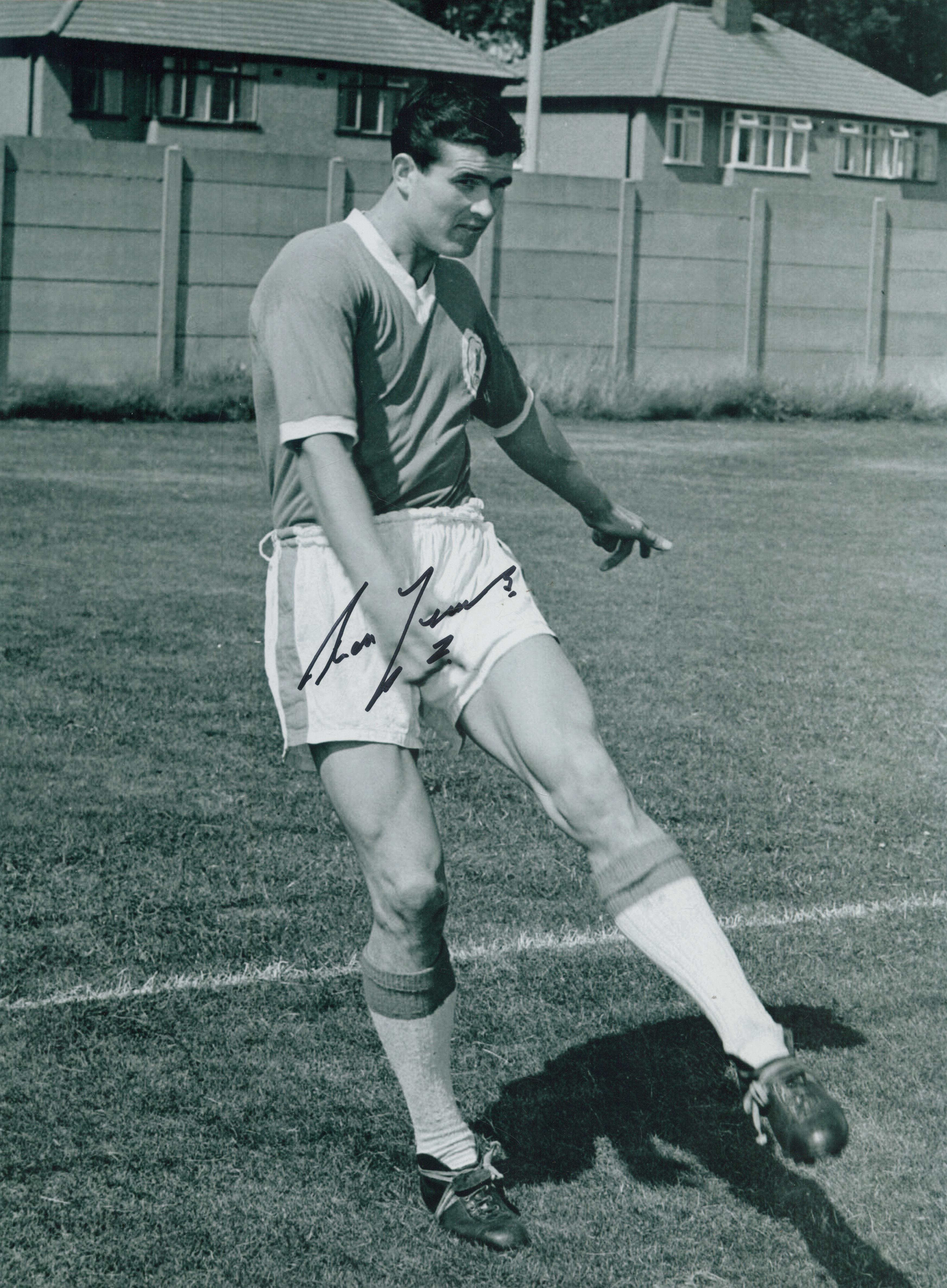 Autographed RON YEATS 16 x 12 Photo : B/W, depicting Liverpool's new centre-half RON YEATS