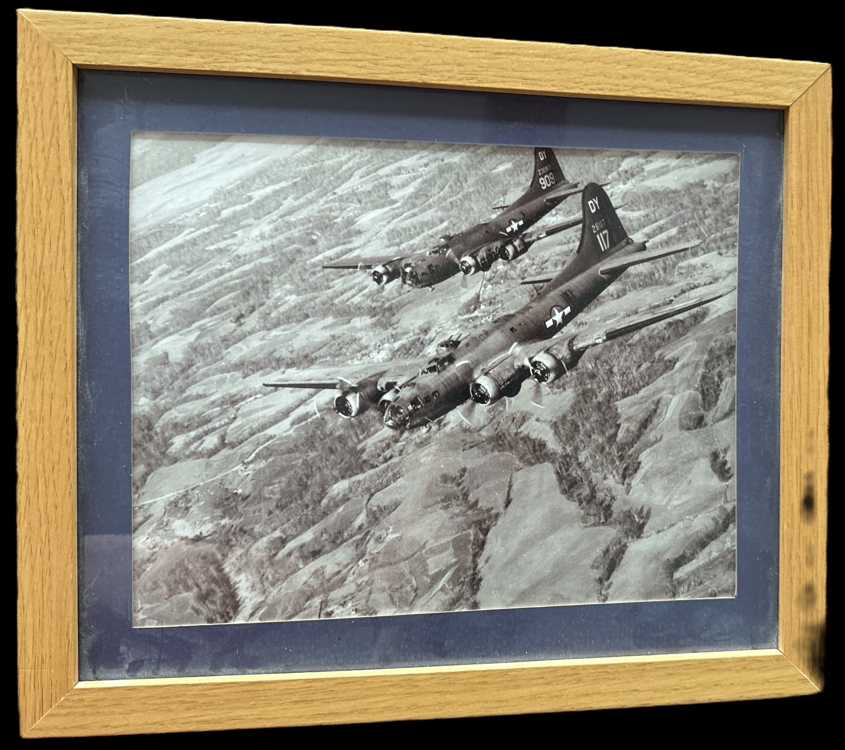 American bomber mounted and framed photo. Approx overall size 12x10inch. Good condition Est.