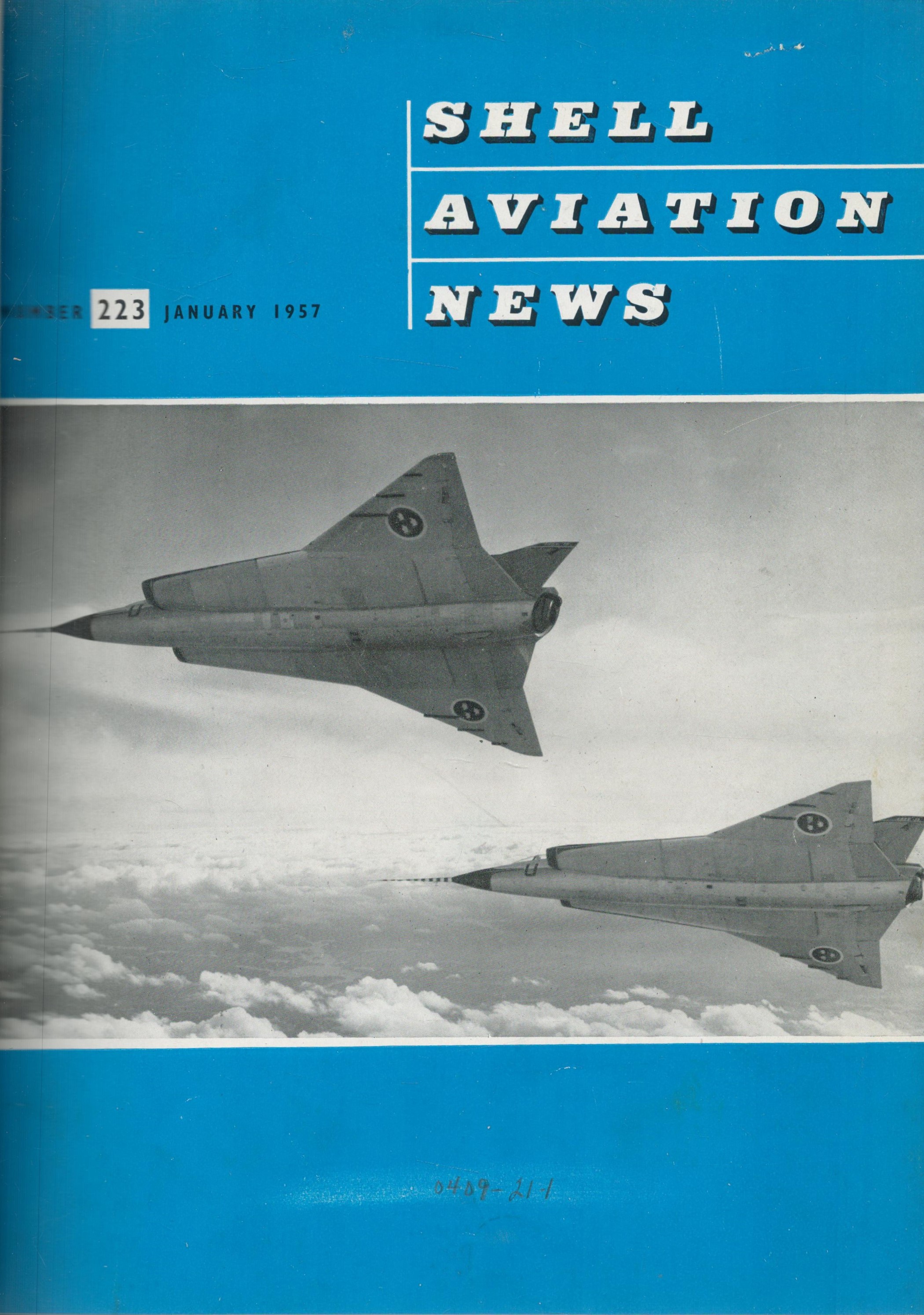 Shell Aviation News Jan 1957 to Dec 1957 and Jan to Dec 1956 unsigned Hardbacked Books Published - Image 4 of 4