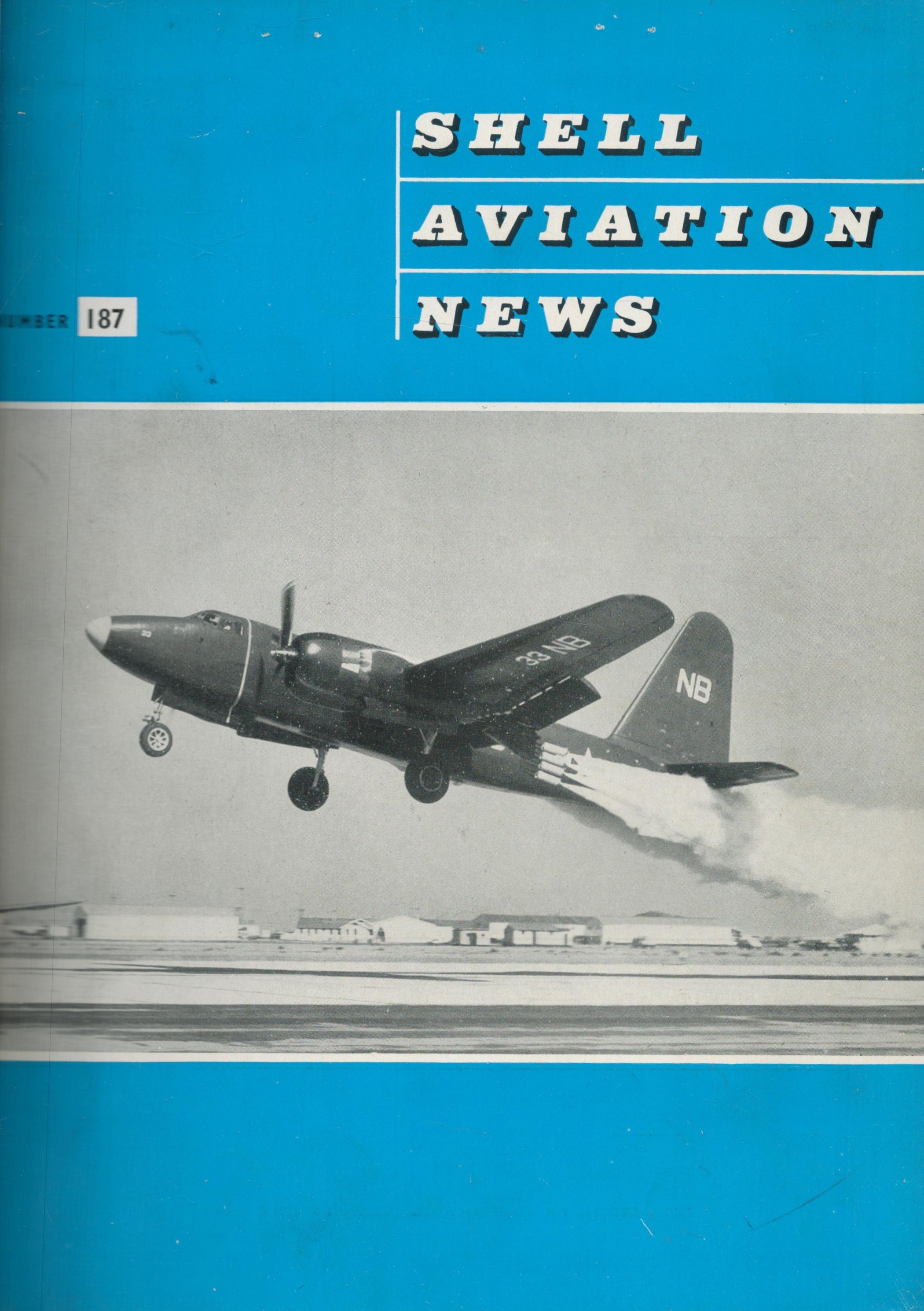 Shell Aviation News Jan to Dec 1954 and Jan to Dec 1955 unsigned Hardbacked Books Published by Shell - Image 2 of 4