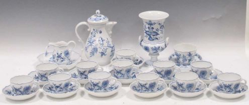 A Meissen blue and white coffee service, 20th Century, comprising a coffee pot, cream jug, sugar